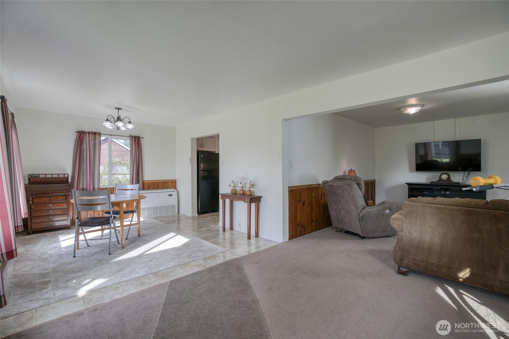 1108 Stockwell Street Property Photo 2