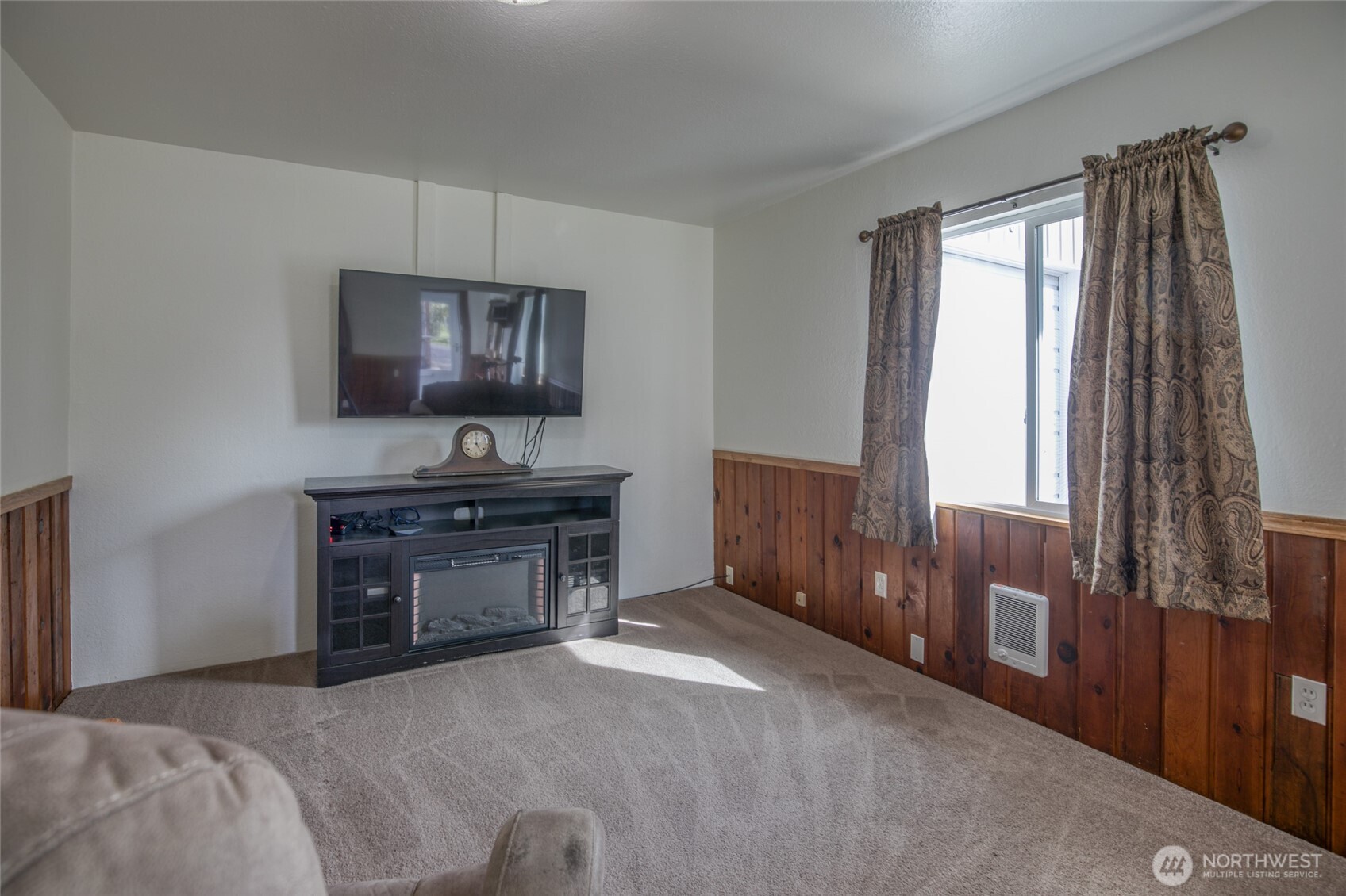 1108 Stockwell Street Property Photo 4