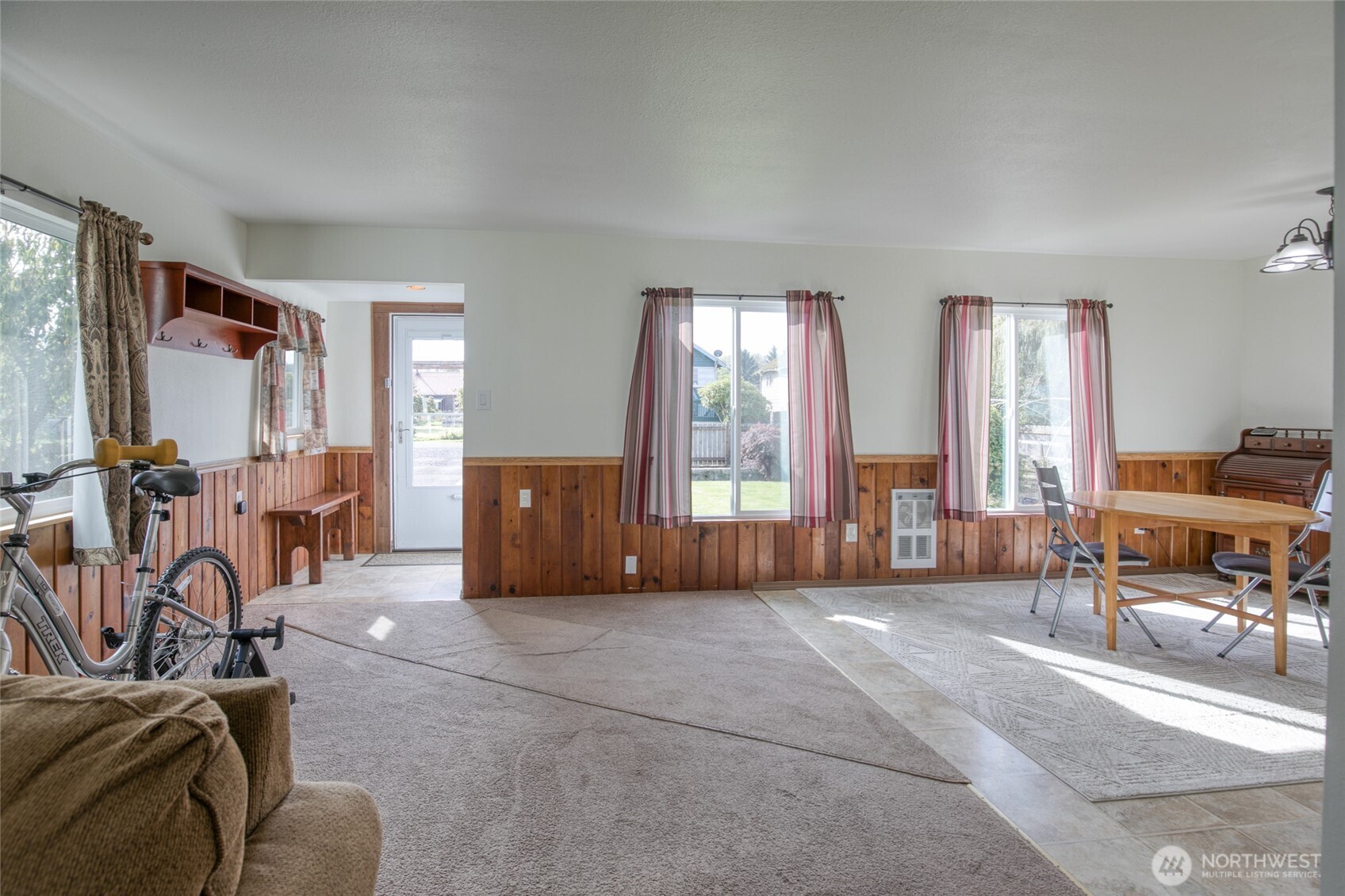 1108 Stockwell Street Property Photo 5