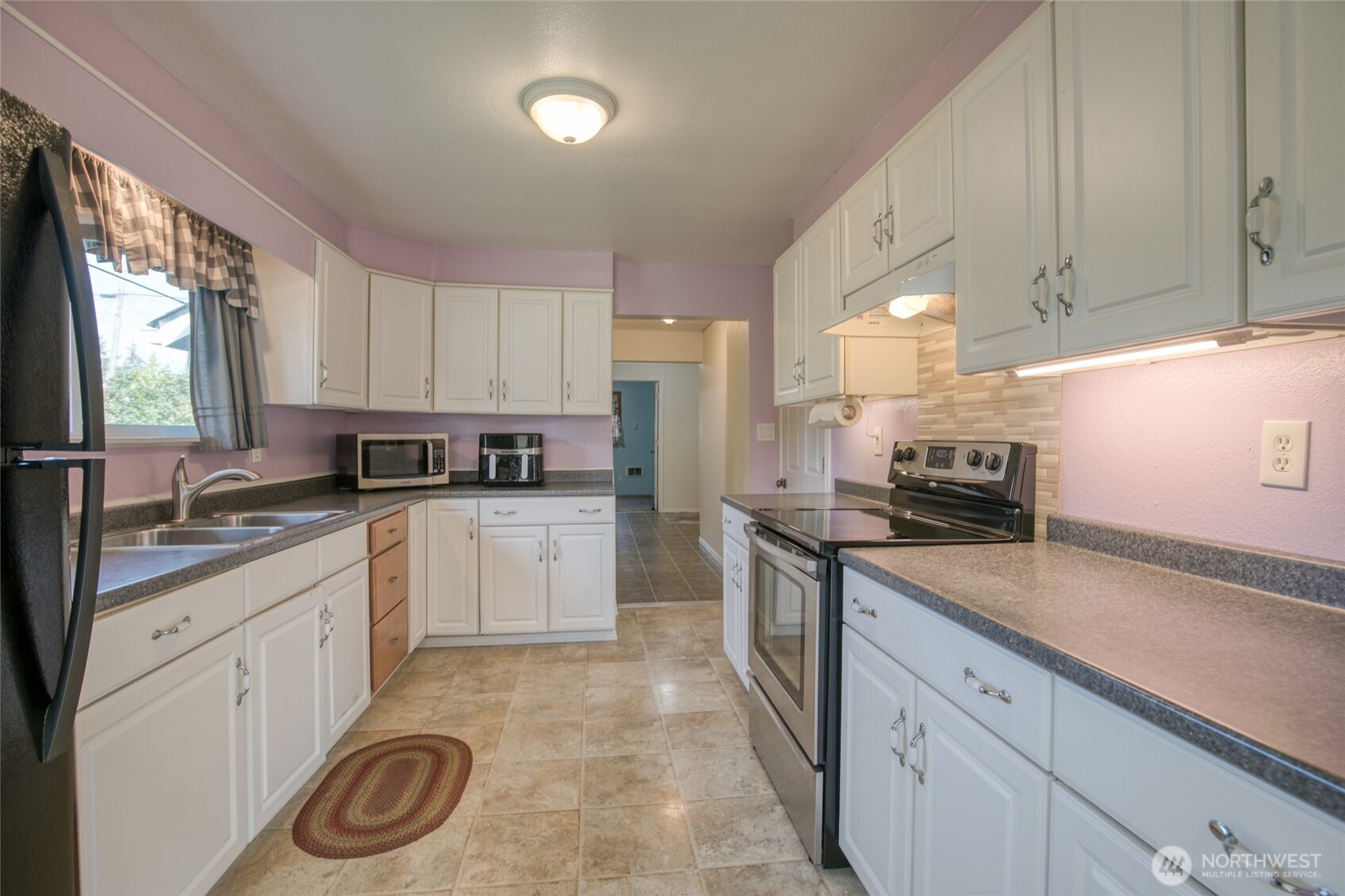 1108 Stockwell Street Property Photo 8