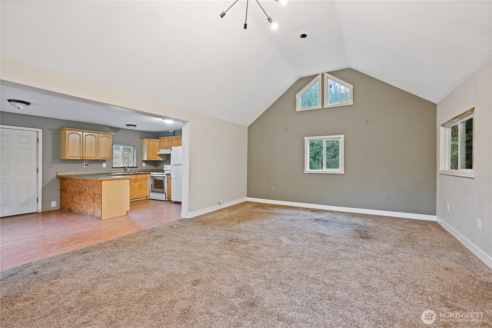 92 Adler Drive Property Photo 6