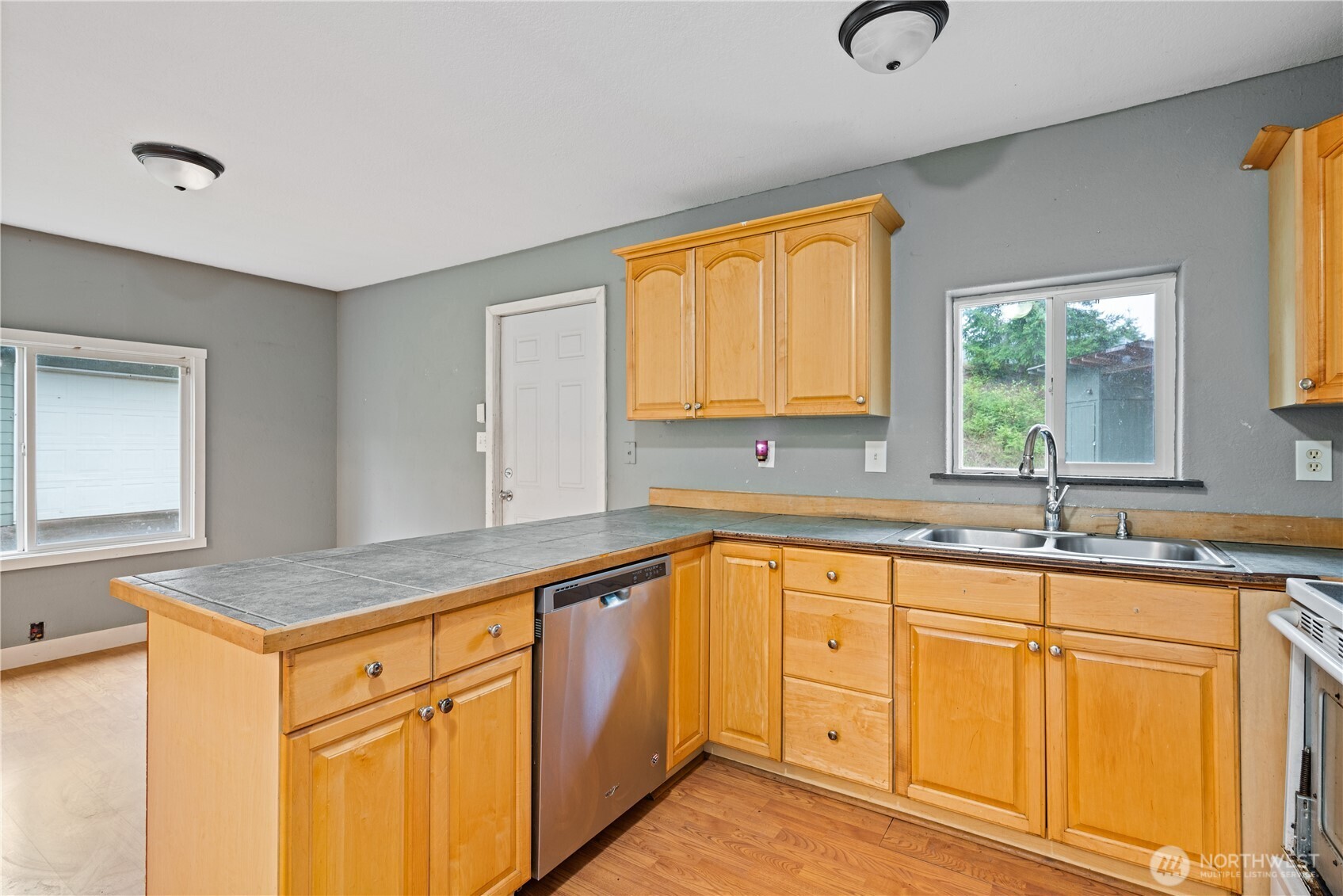 92 Adler Drive Property Photo 9
