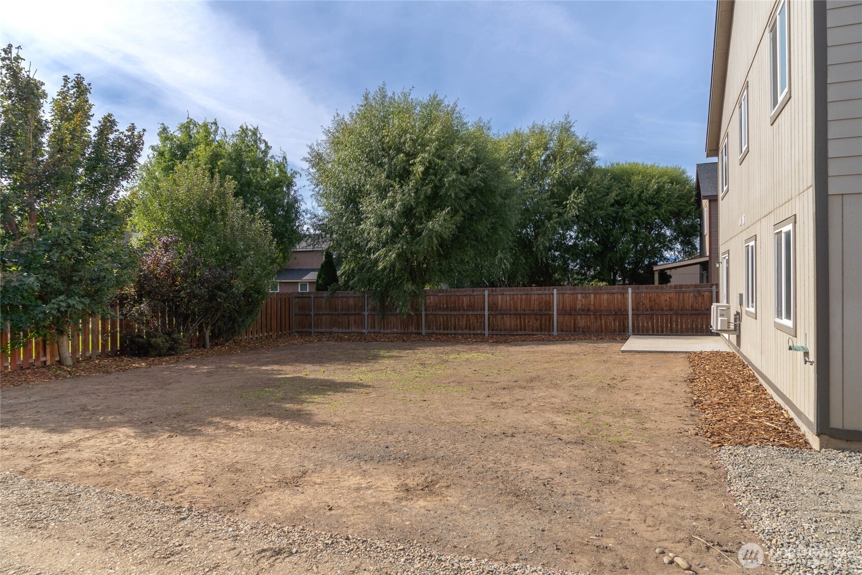 310 E Countryside Avenue Property Photo 24