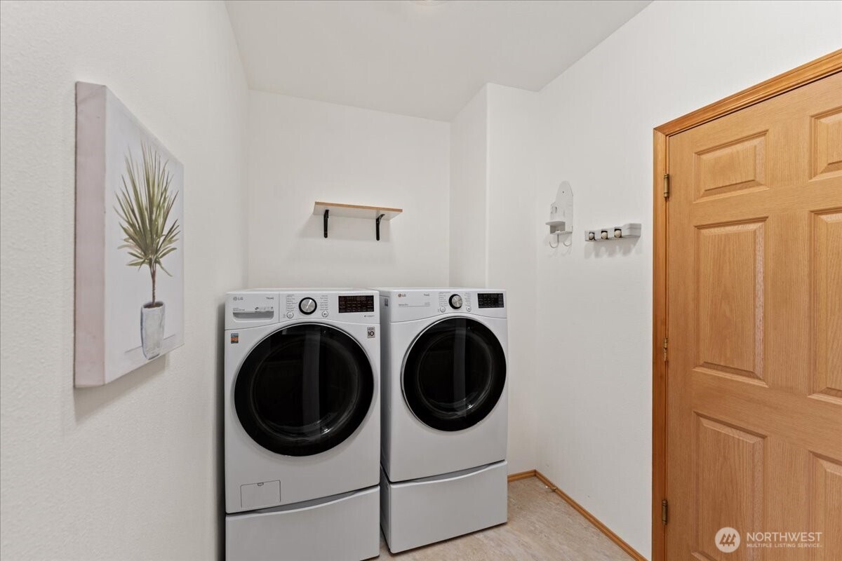 10111 181st Avenue Property Photo 25