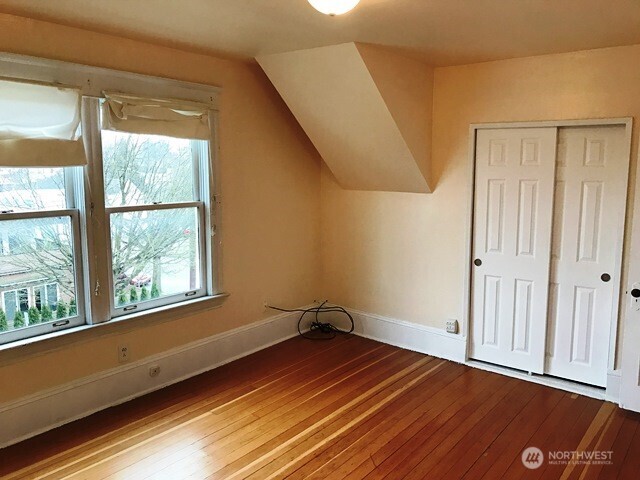 1920 E Jefferson Street B Property Photo 5