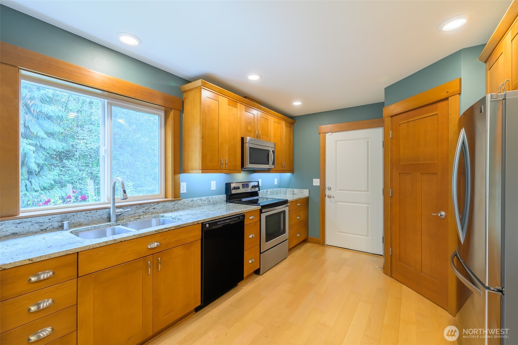 10621 Wilmer Lane Property Photo 13