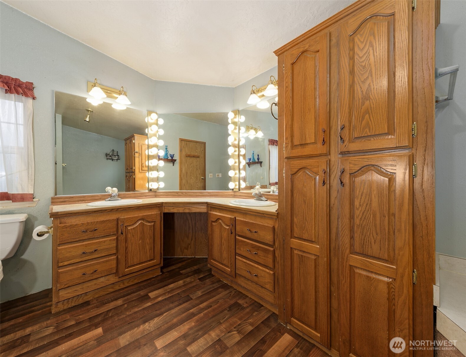 5218 S 144th Street Property Photo 18