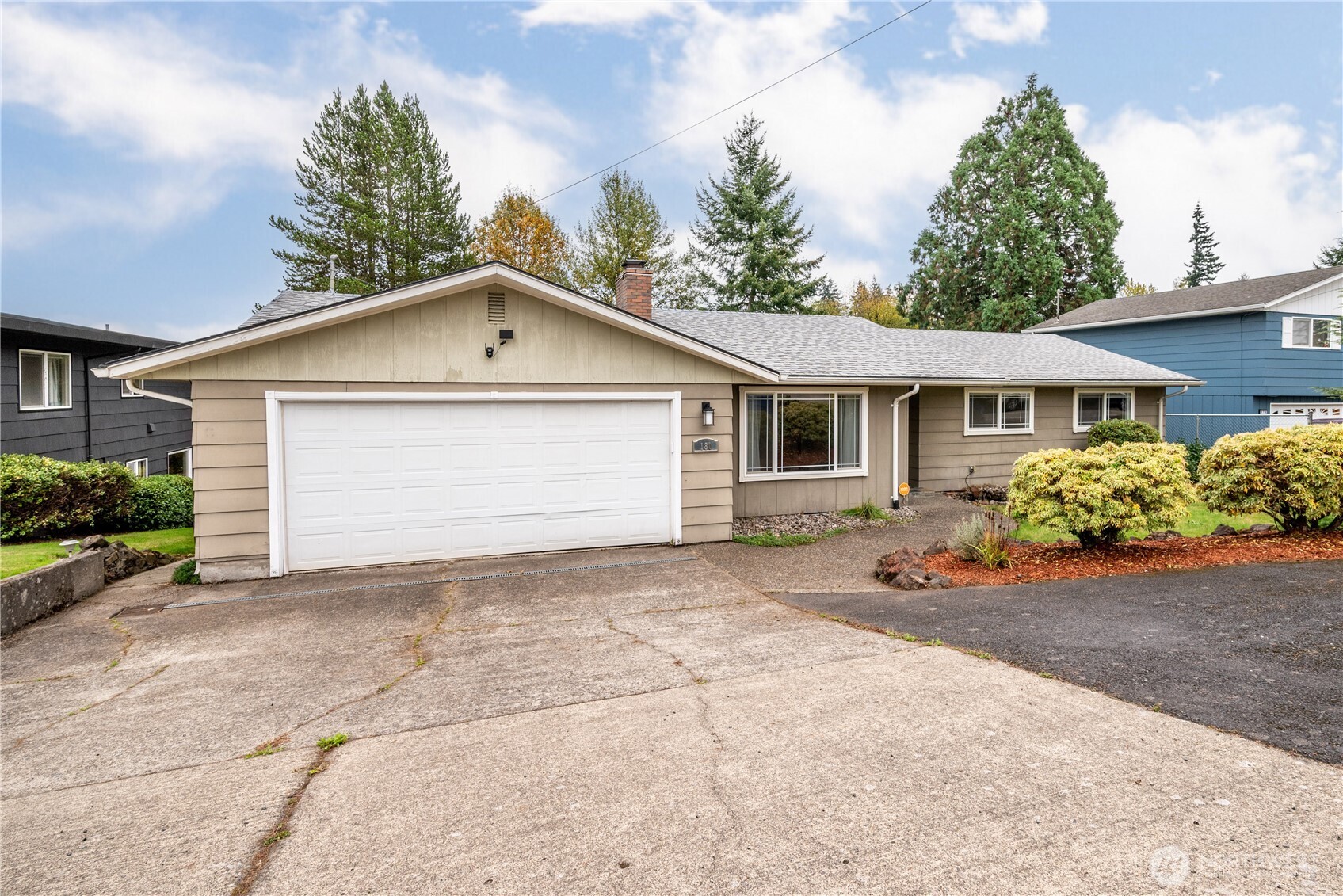 180 Beacon Hill Drive Property Photo 1