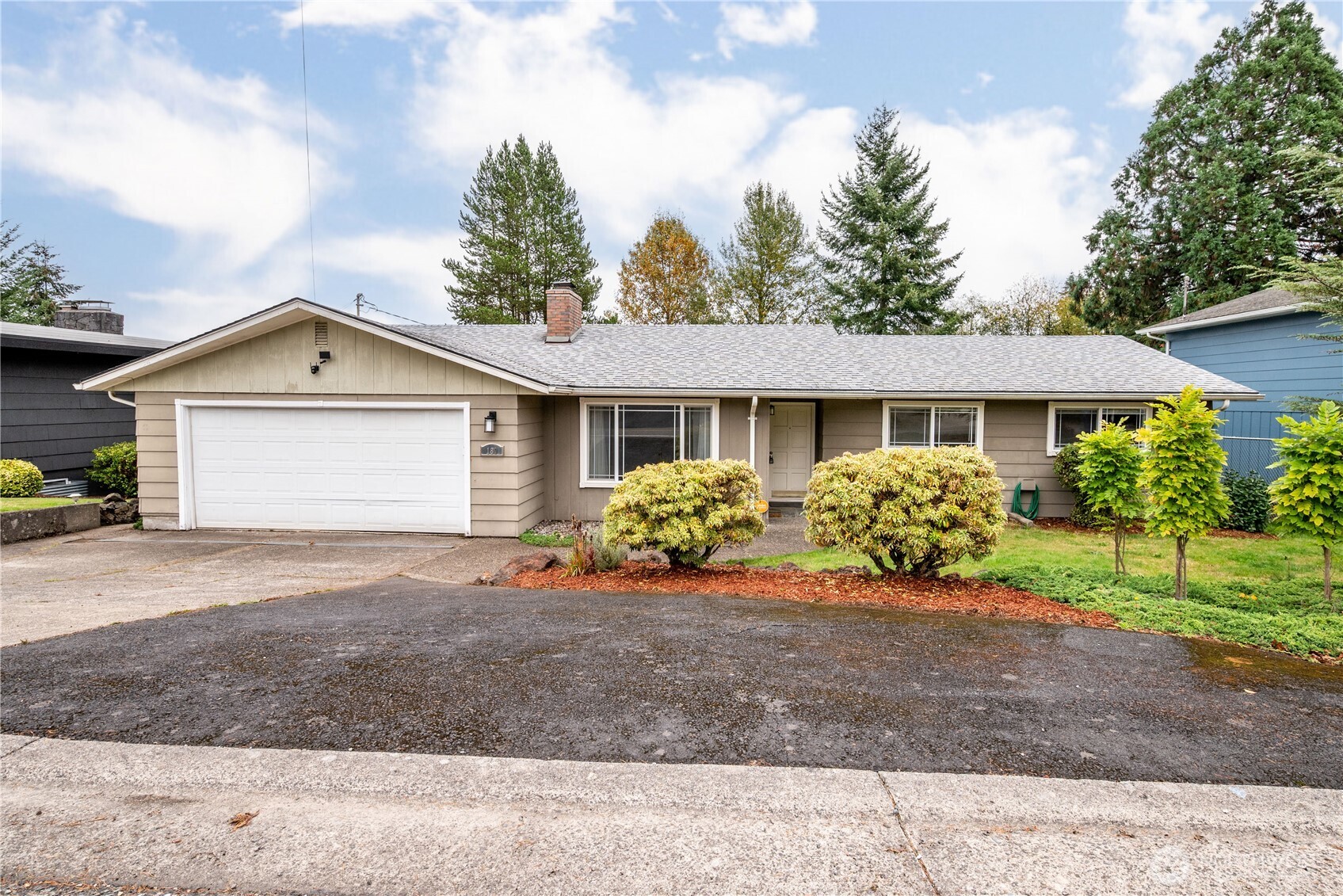 180 Beacon Hill Drive Property Photo 2