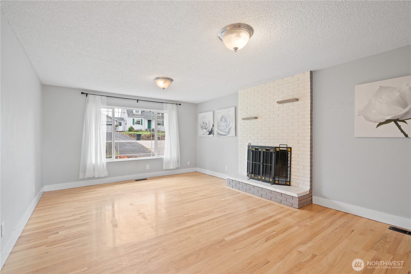 180 Beacon Hill Drive Property Photo 5