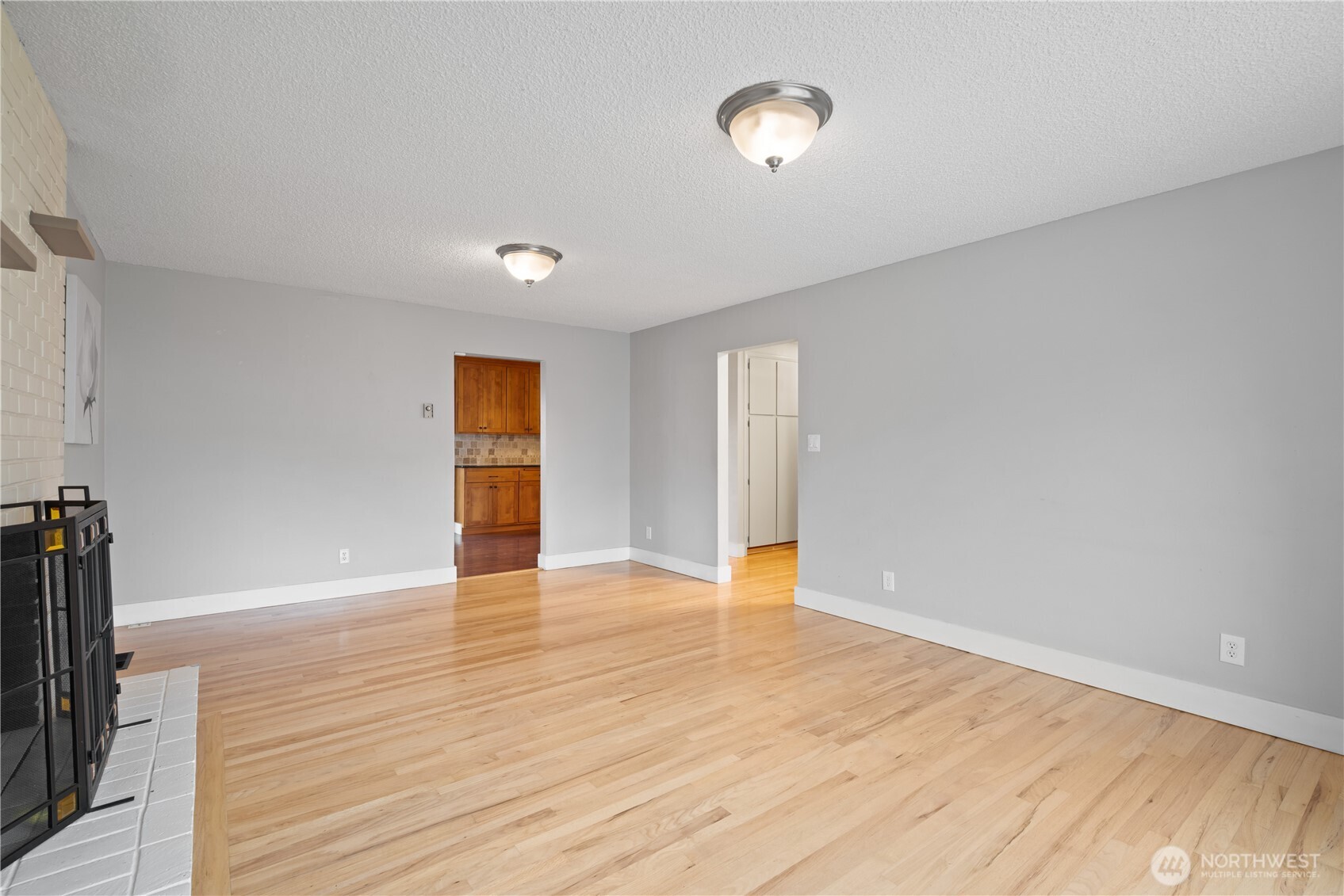 180 Beacon Hill Drive Property Photo 8