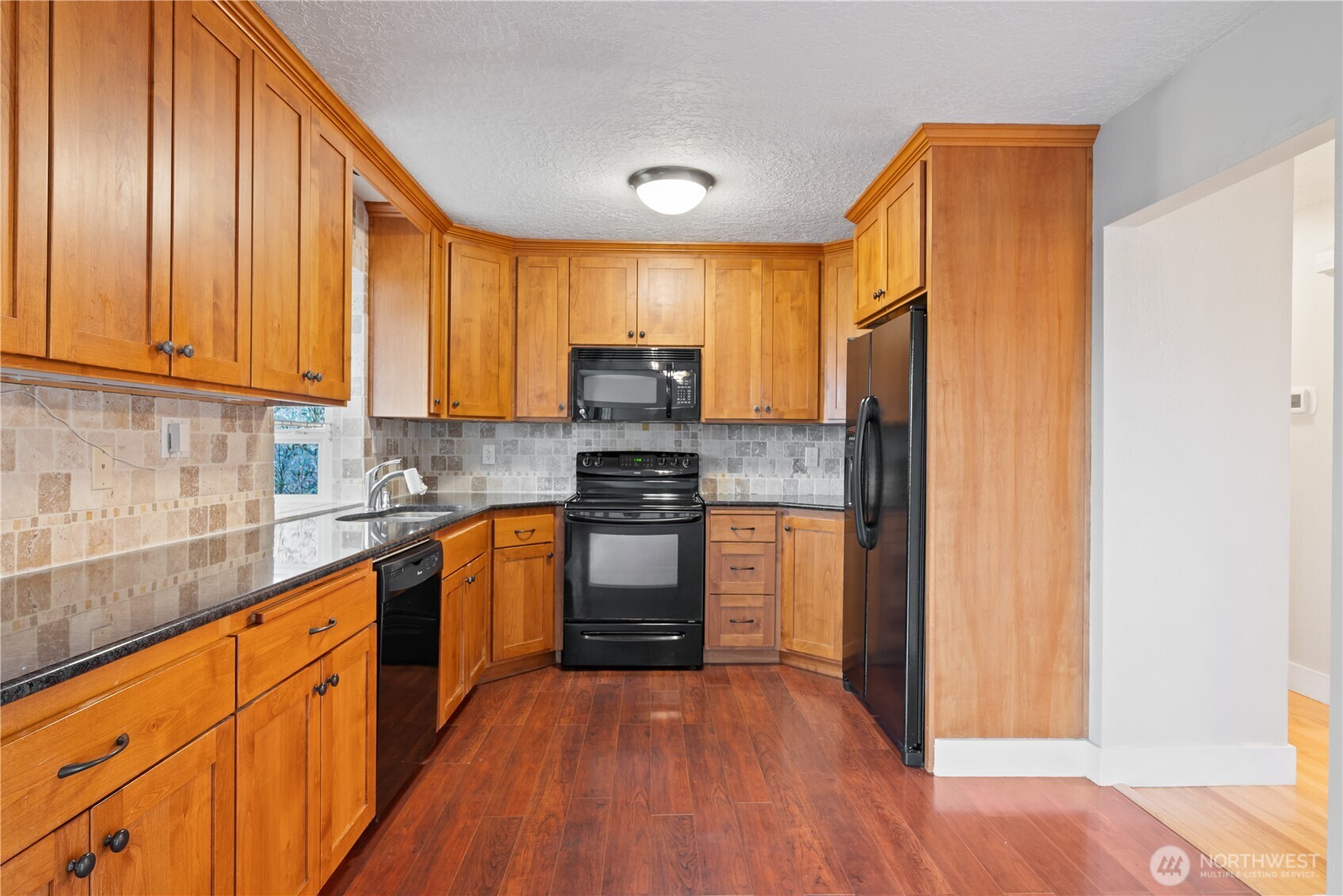 180 Beacon Hill Drive Property Photo 10