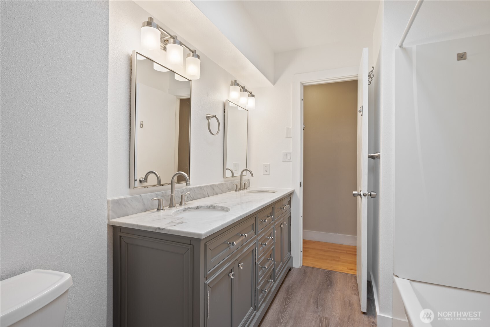 180 Beacon Hill Drive Property Photo 18