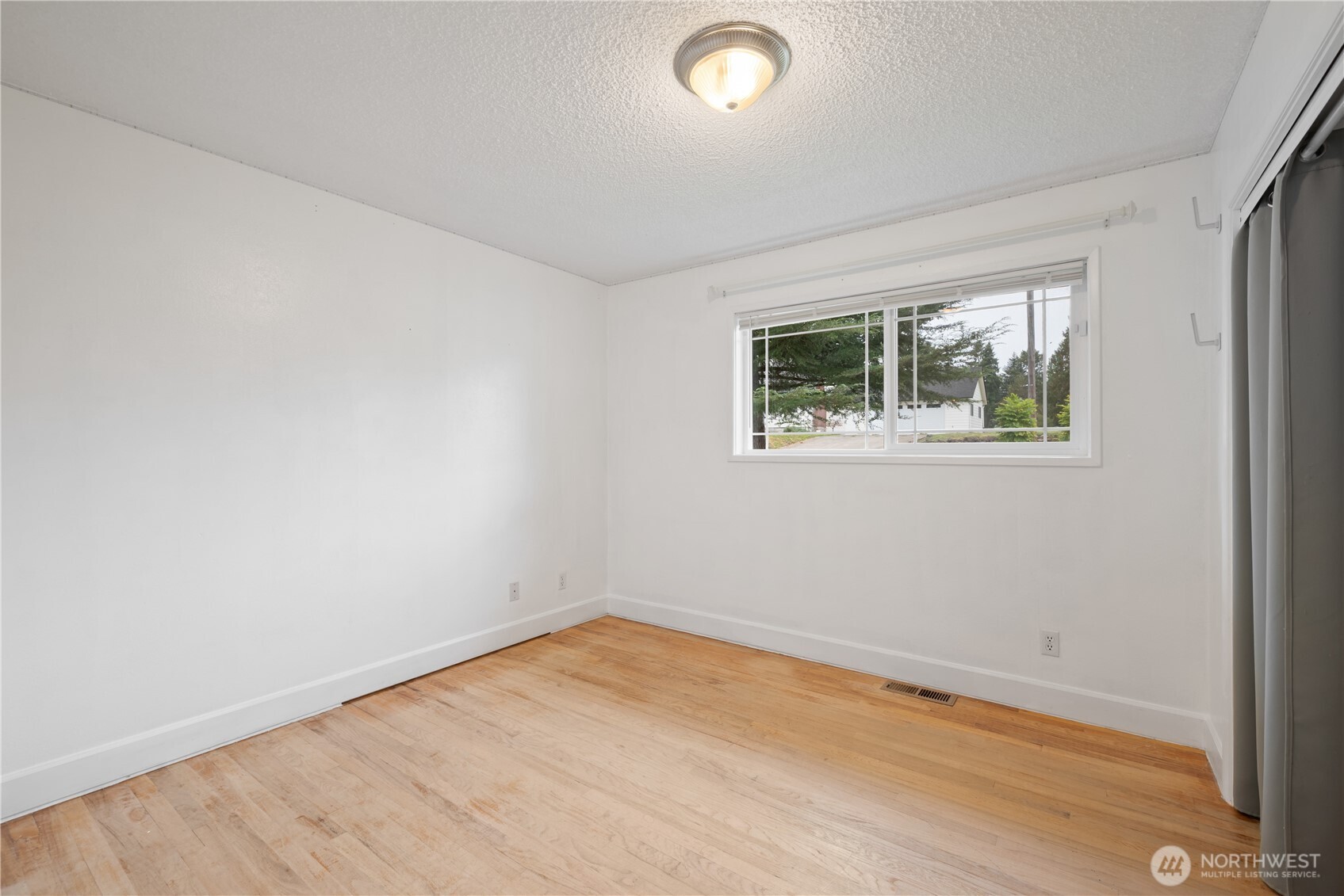 180 Beacon Hill Drive Property Photo 22