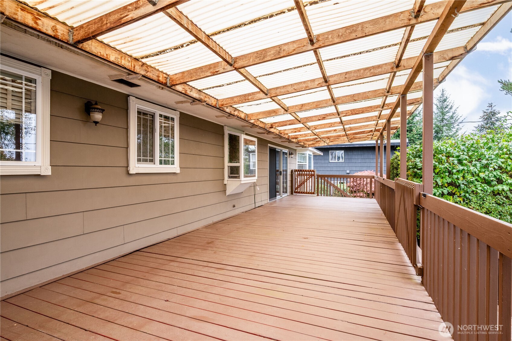 180 Beacon Hill Drive Property Photo 24