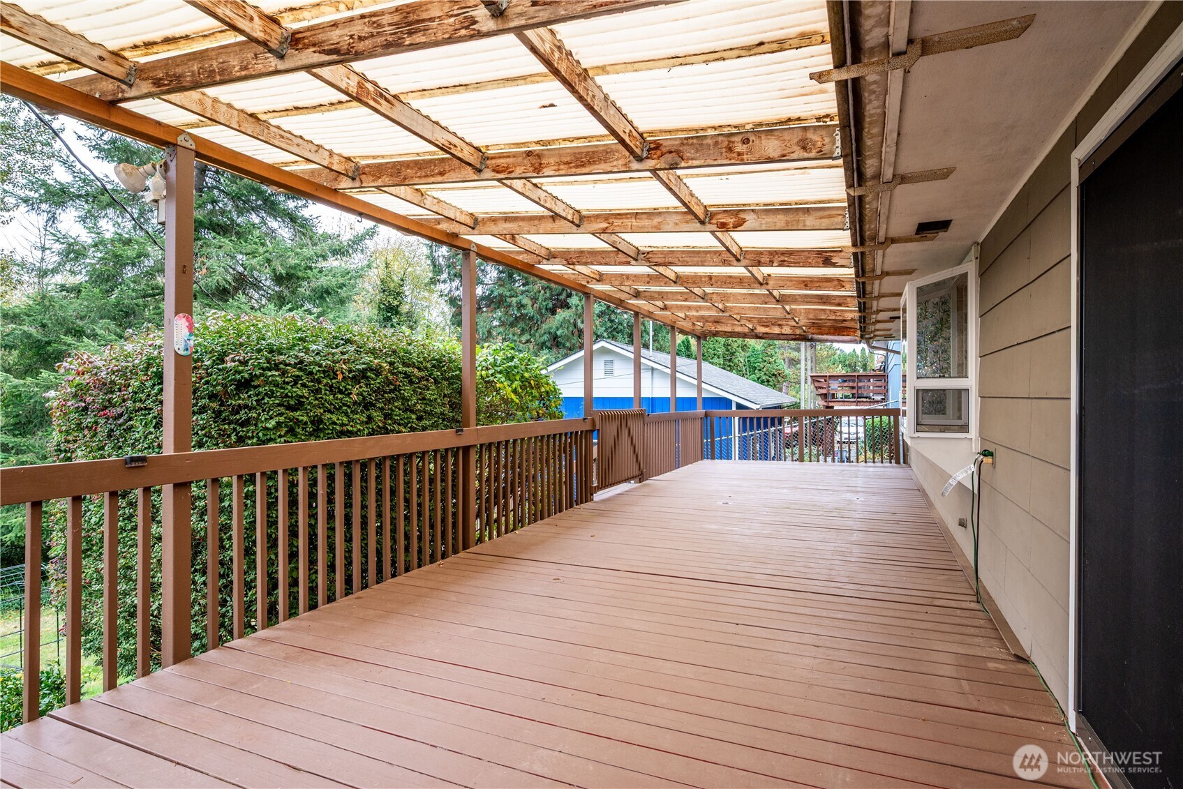 180 Beacon Hill Drive Property Photo 25