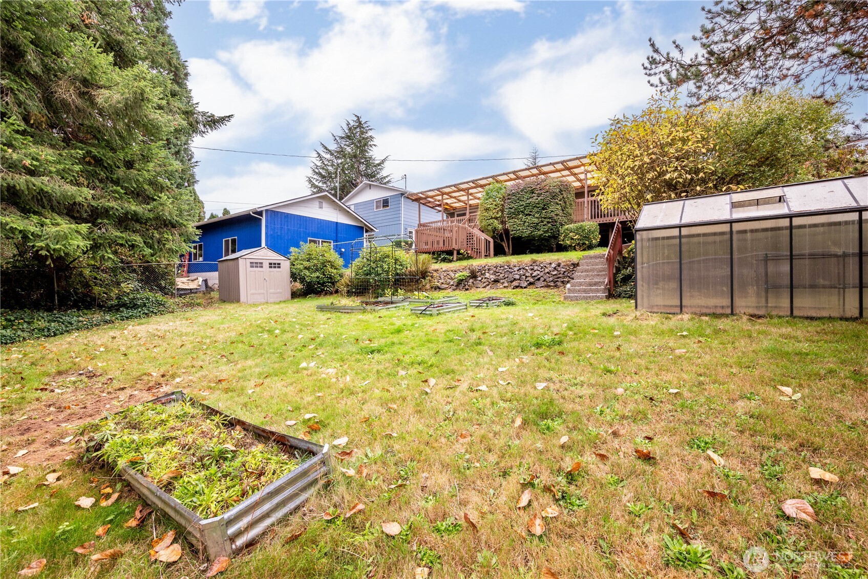 180 Beacon Hill Drive Property Photo 29