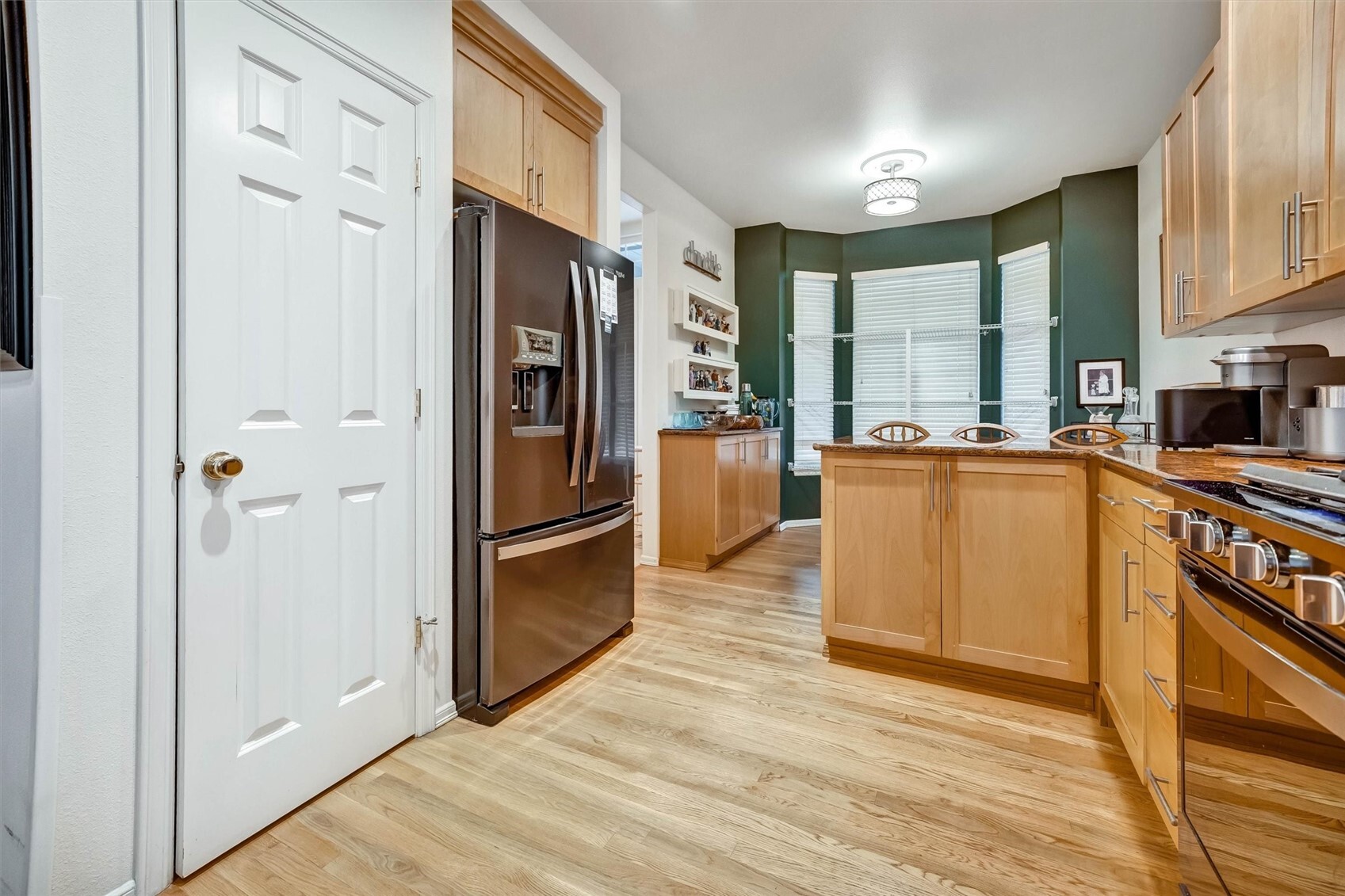 4824 Bridgeport Place Property Photo 10
