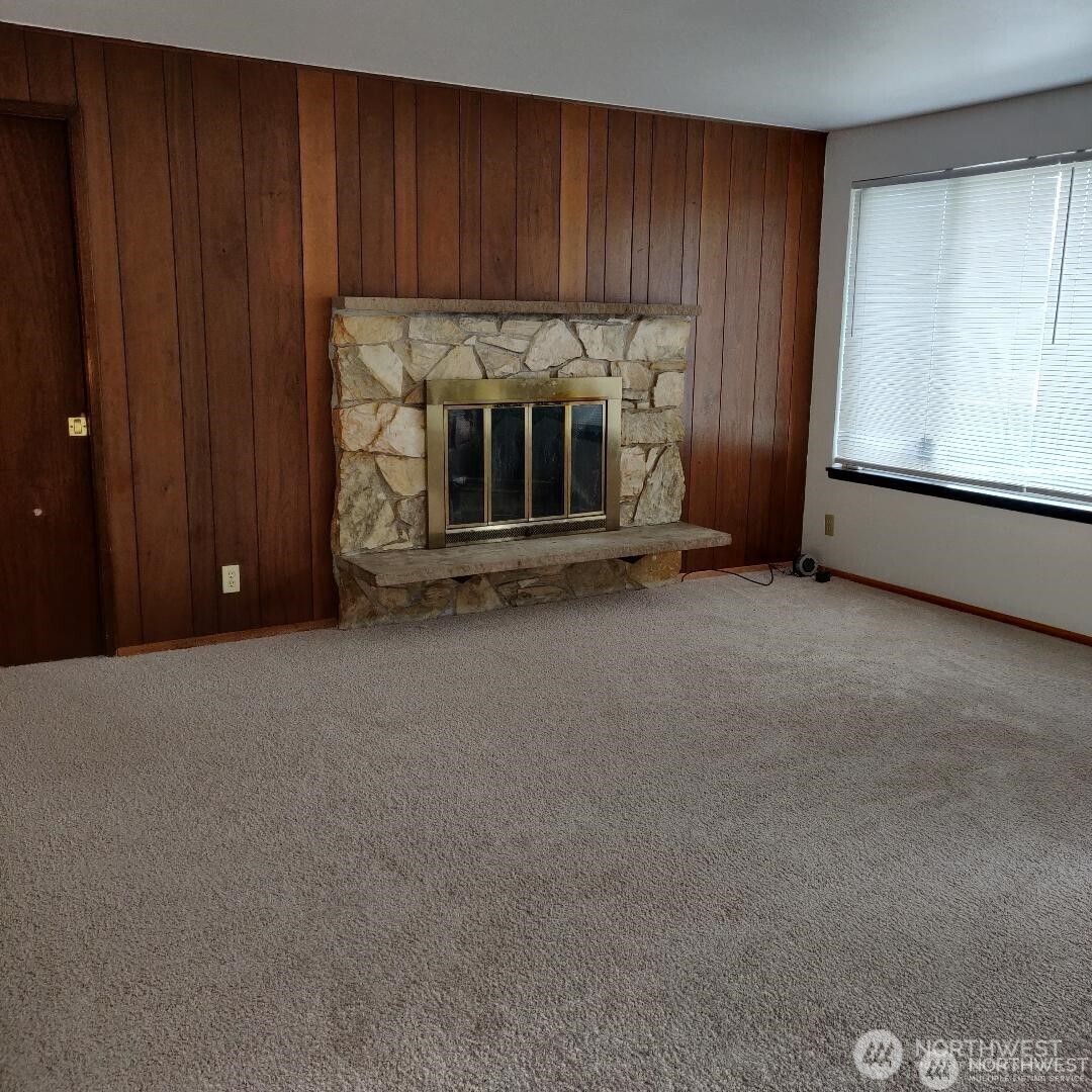 6127 S 126th Place Property Photo 3
