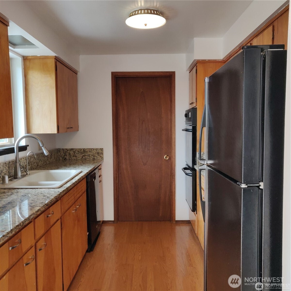 6127 S 126th Place Property Photo 4