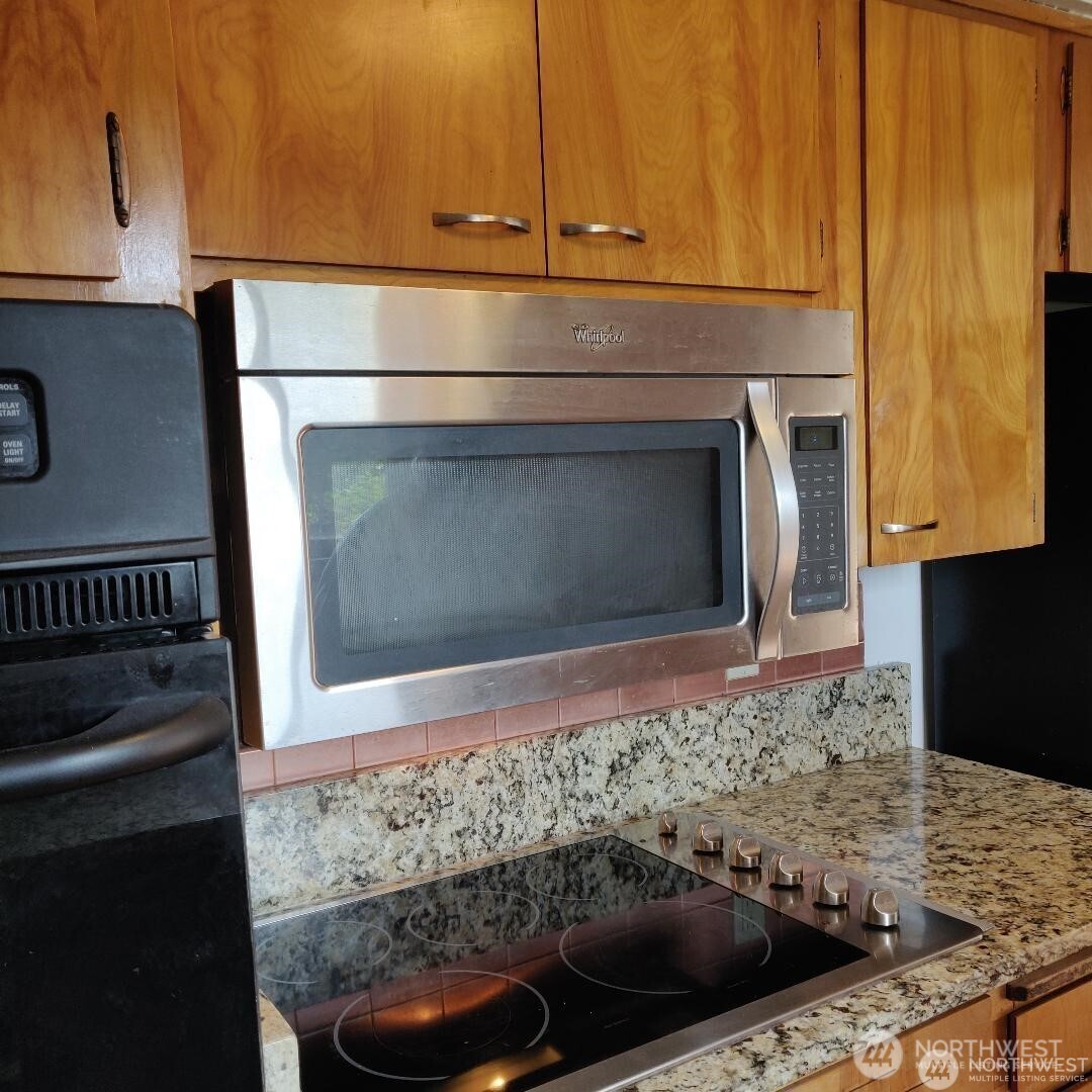 6127 S 126th Place Property Photo 5