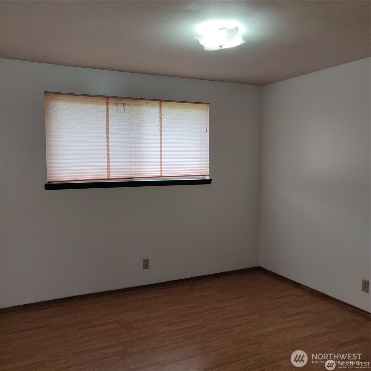 6127 S 126th Place Property Photo 8