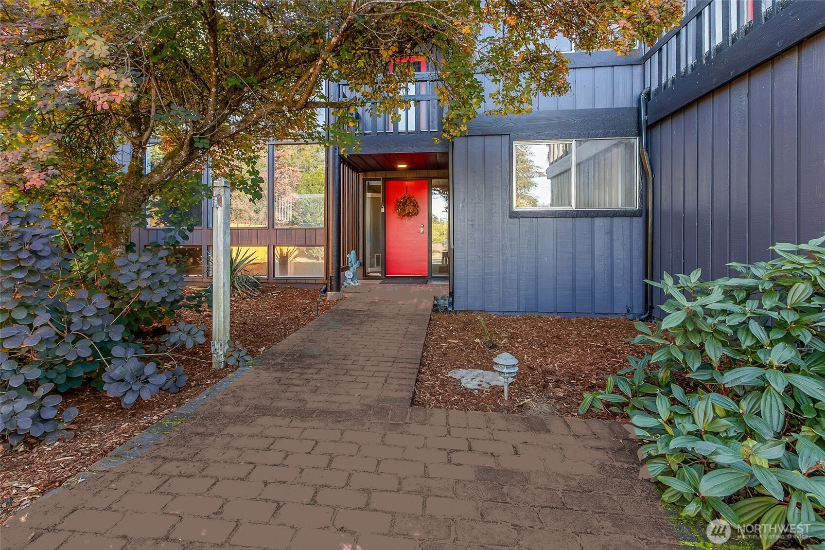 10904 Evergreen Terrace Lane Property Photo 2