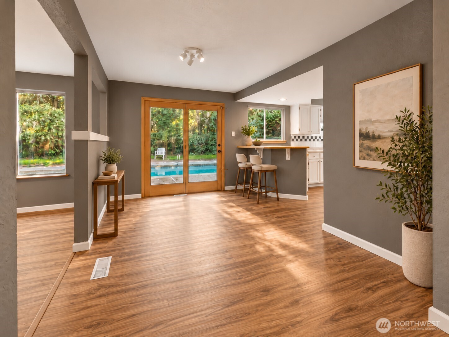 10904 Evergreen Terrace Lane Property Photo 5