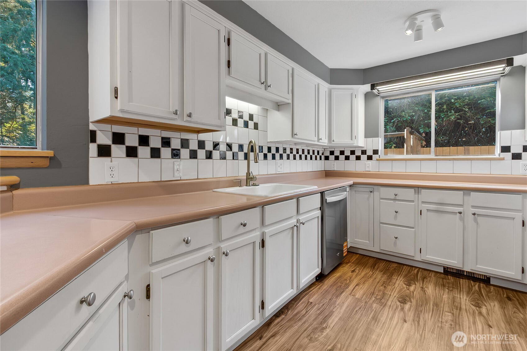 10904 Evergreen Terrace Lane Property Photo 8