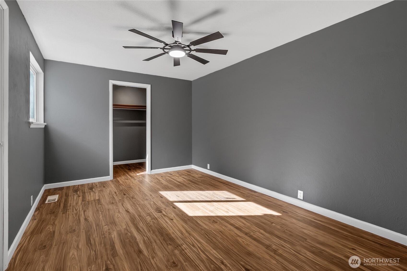 10904 Evergreen Terrace Lane Property Photo 9