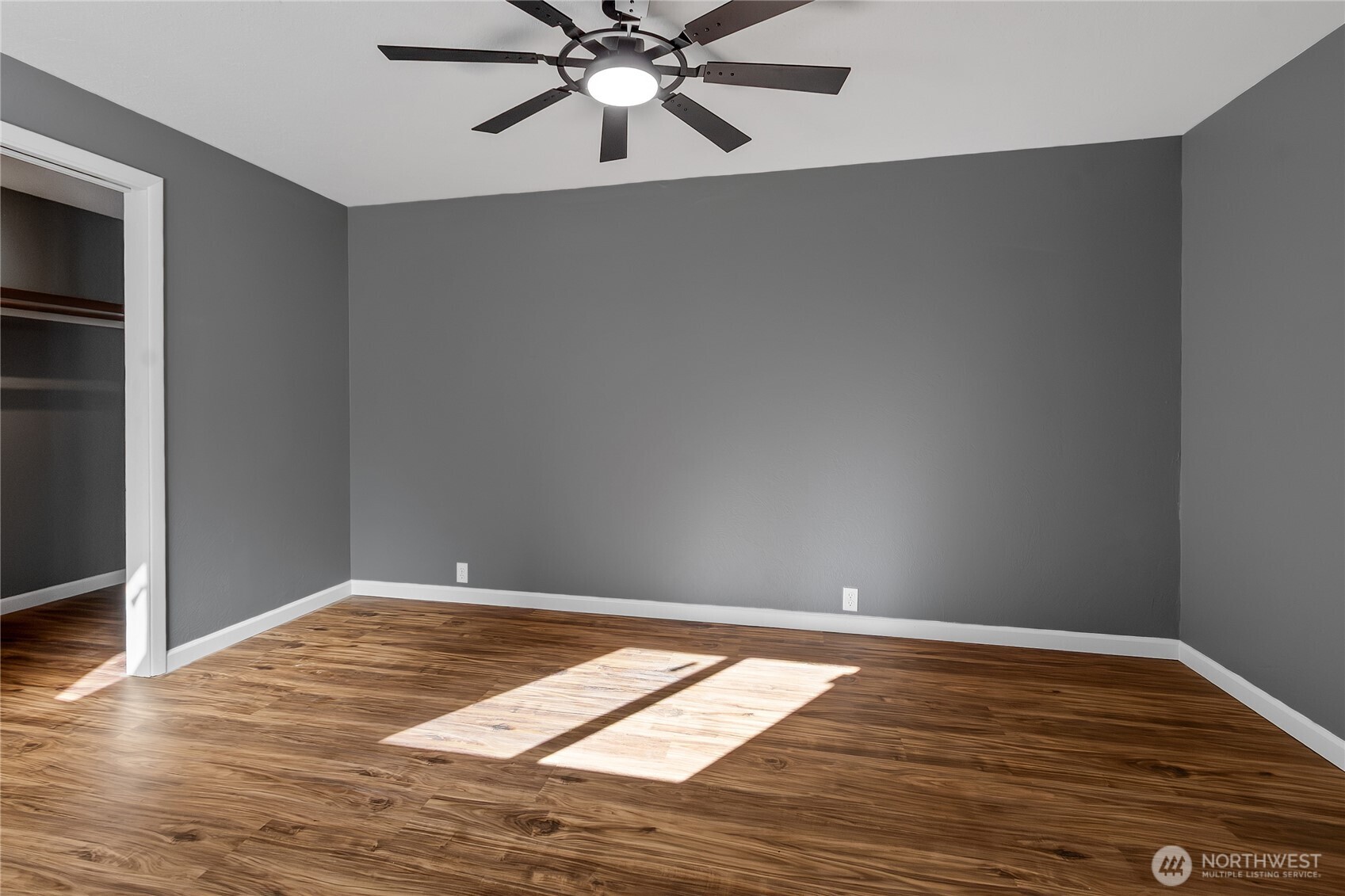 10904 Evergreen Terrace Lane Property Photo 12