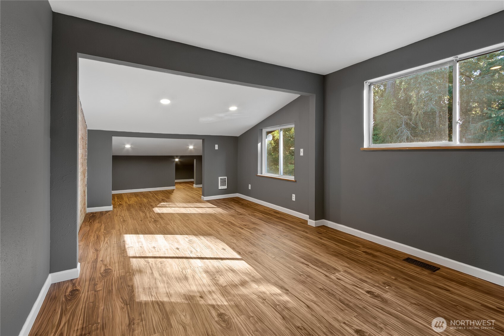 10904 Evergreen Terrace Lane Property Photo 17