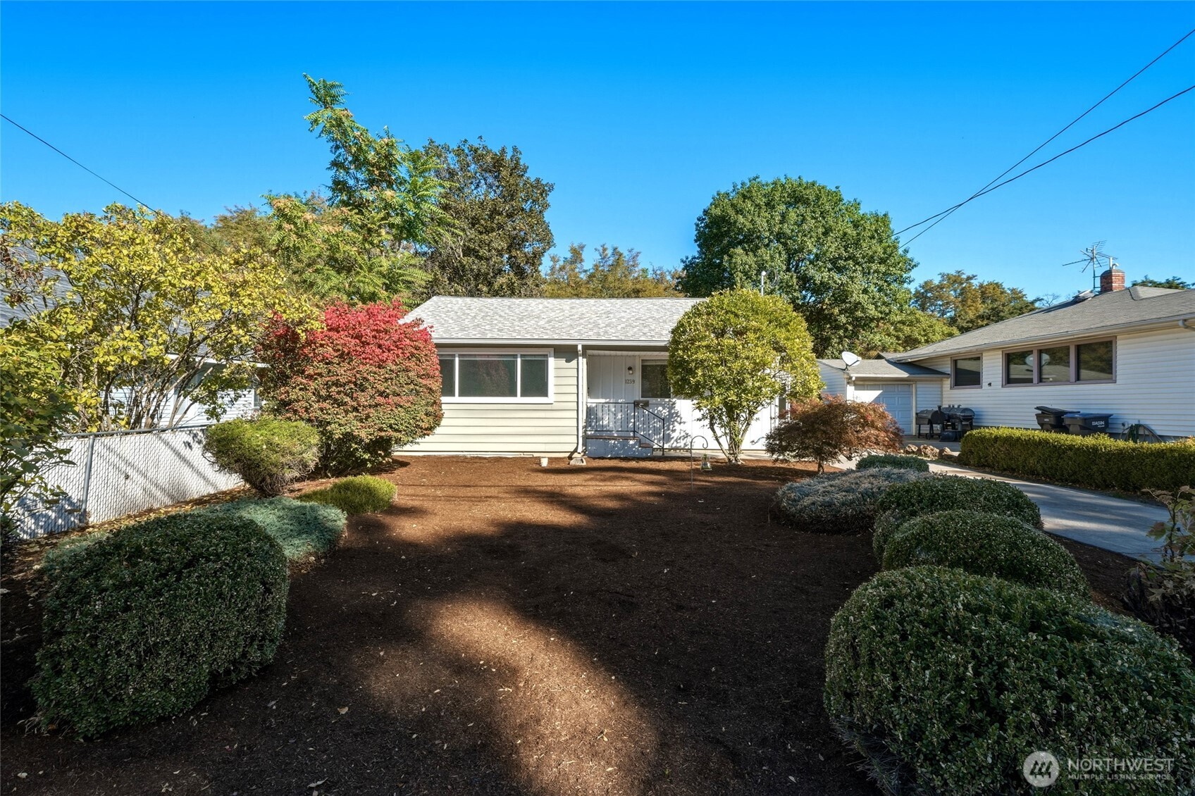 1239 Melrose Property Photo 2