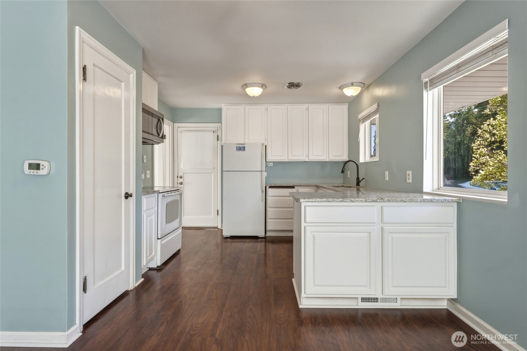 1239 Melrose Property Photo 5