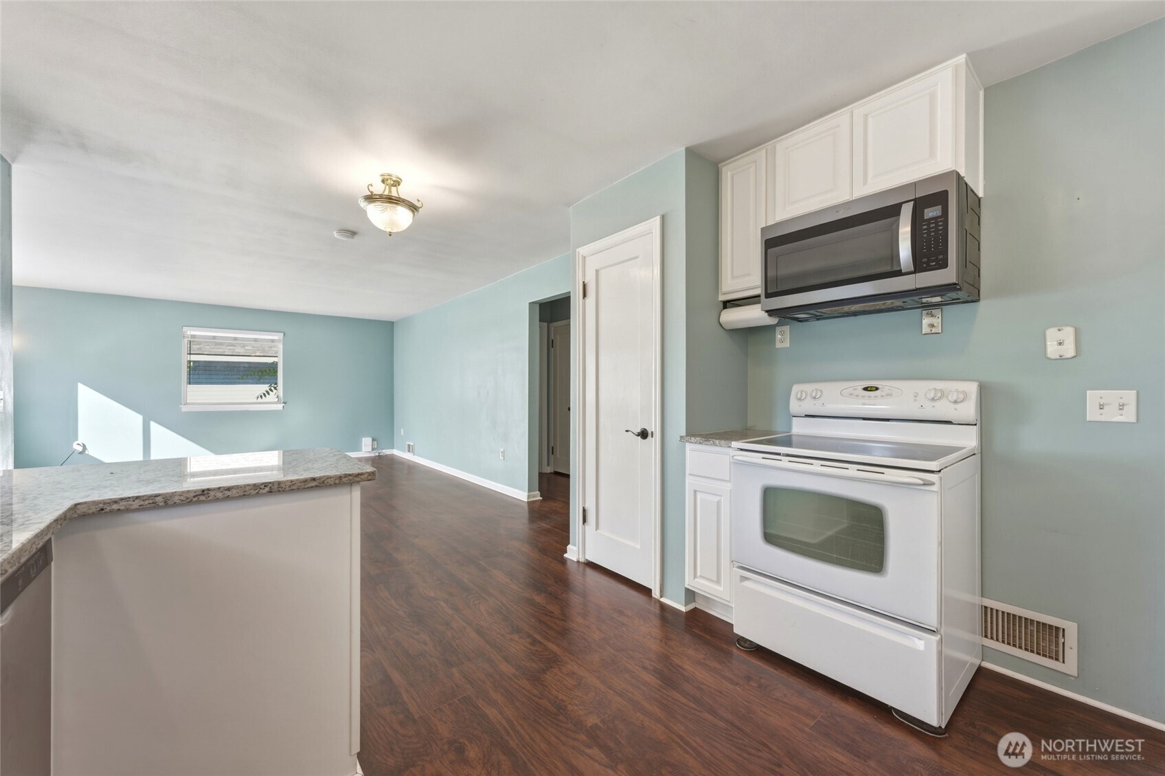 1239 Melrose Property Photo 7