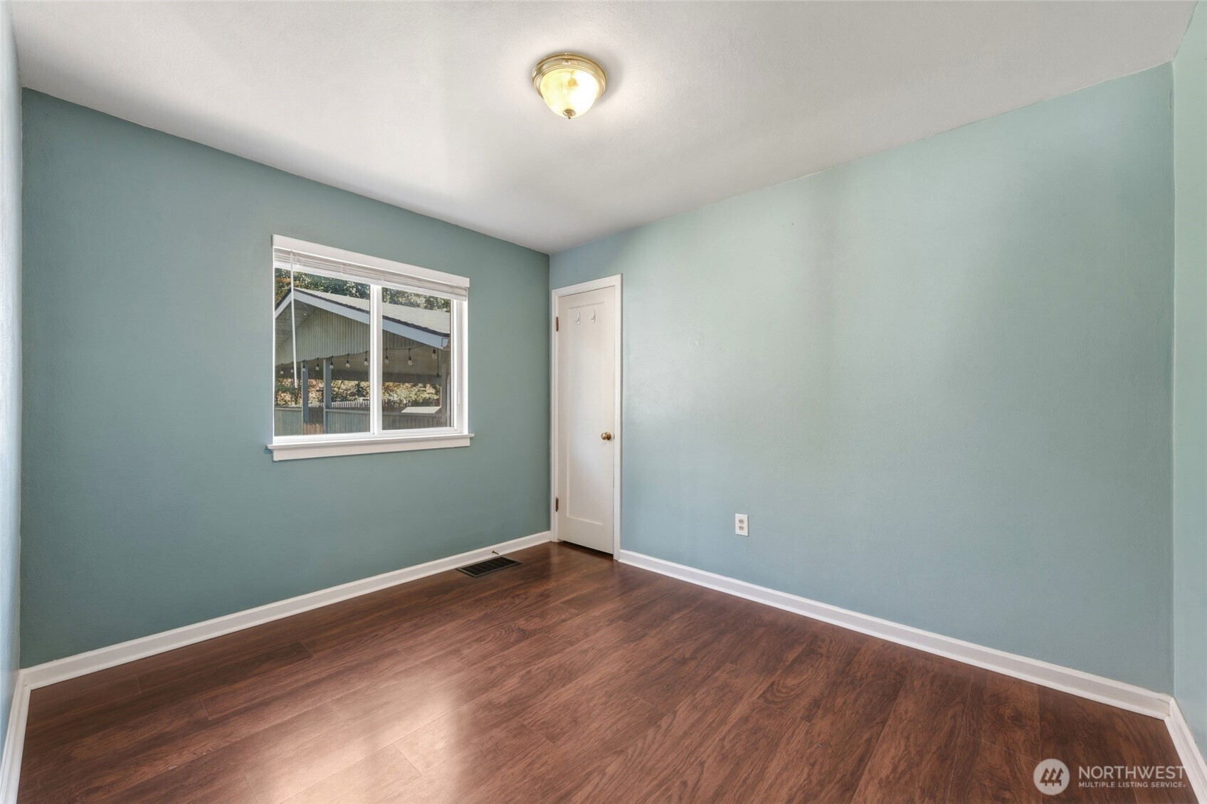 1239 Melrose Property Photo 8