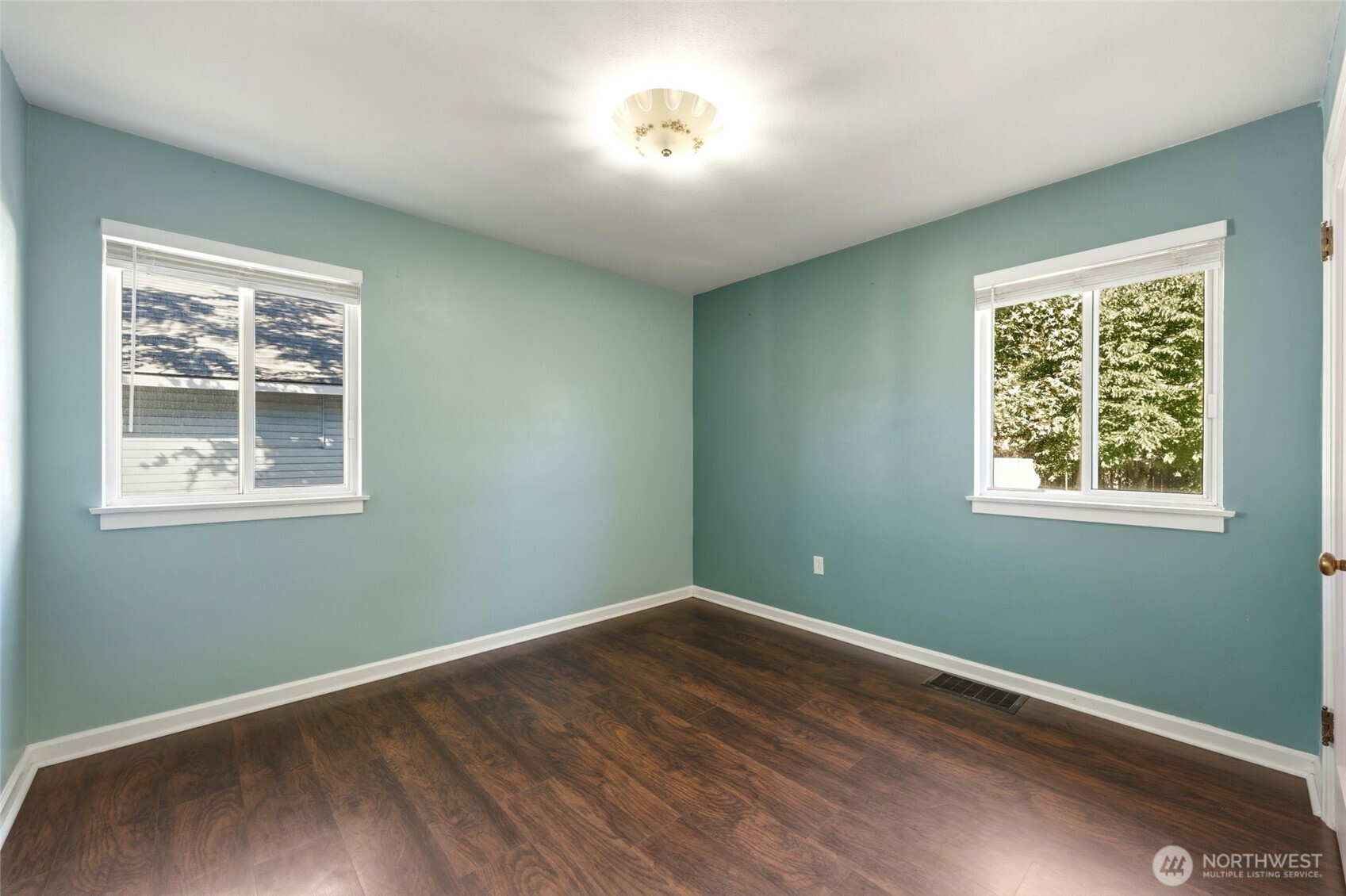 1239 Melrose Property Photo 12