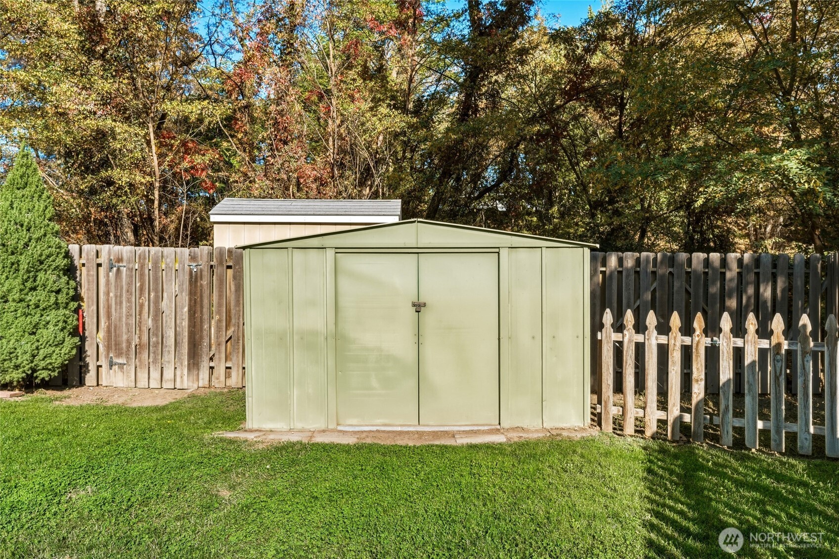 1239 Melrose Property Photo 25