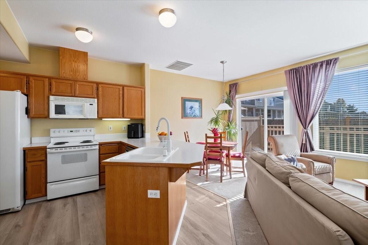 2755 Comet Street Property Photo 8