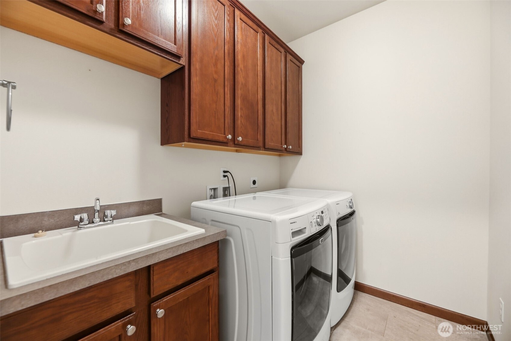 202 Twin Brooks Drive Property Photo 10