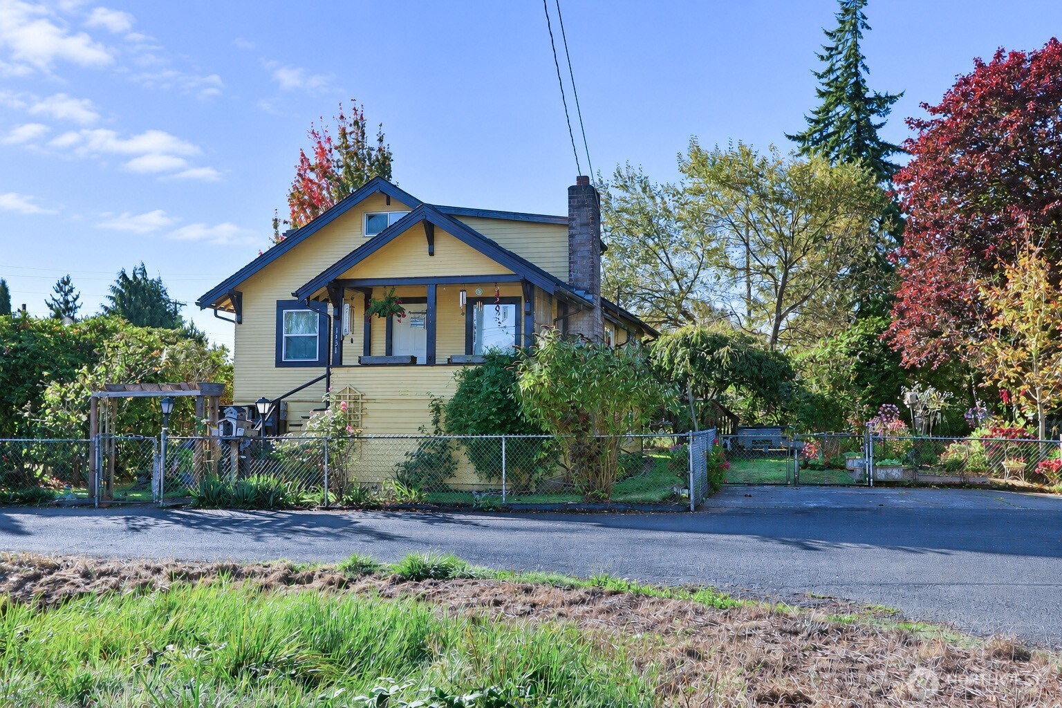 1131 W Schley Street Property Photo 2