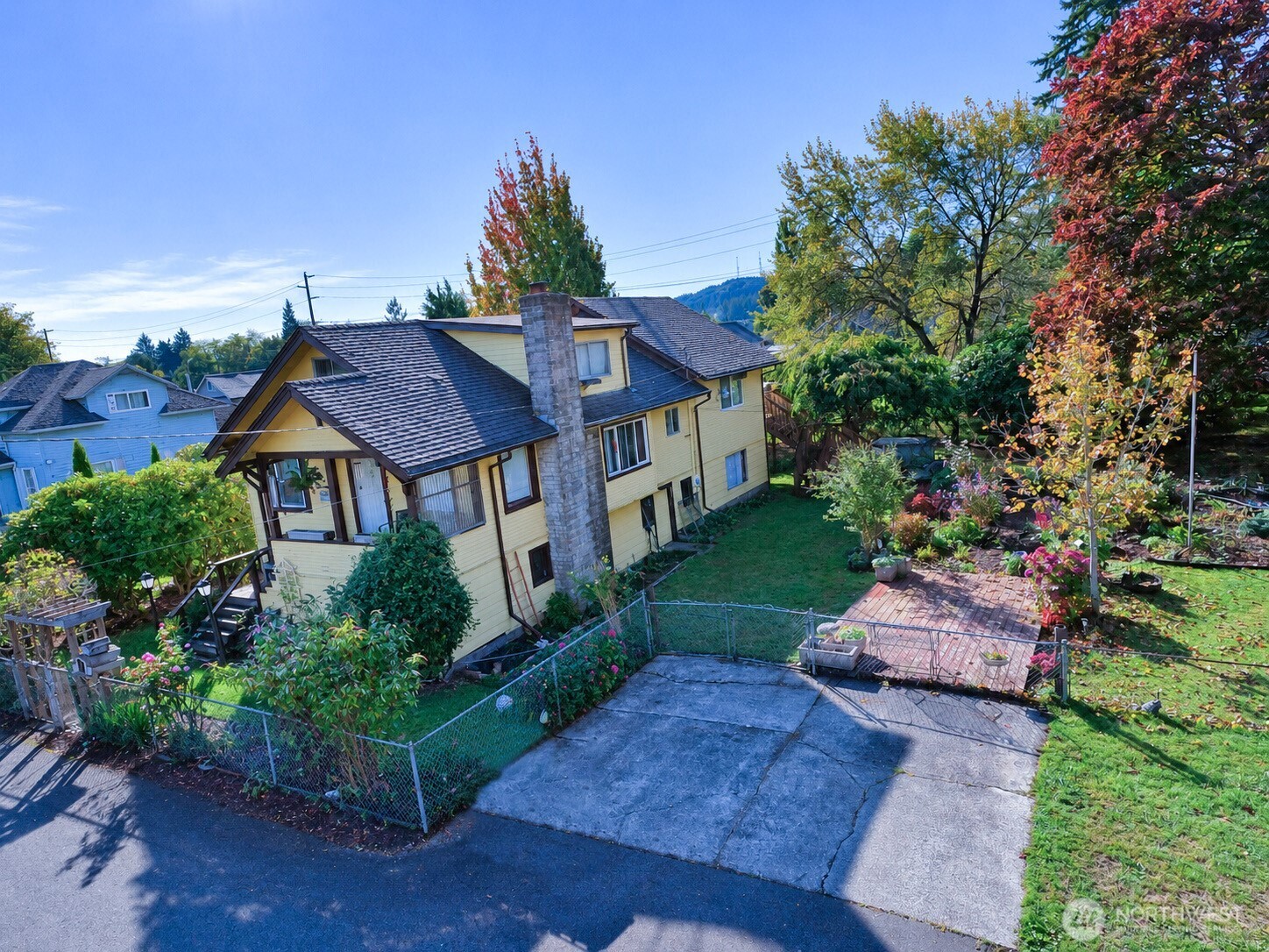 1131 W Schley Street Property Photo 4