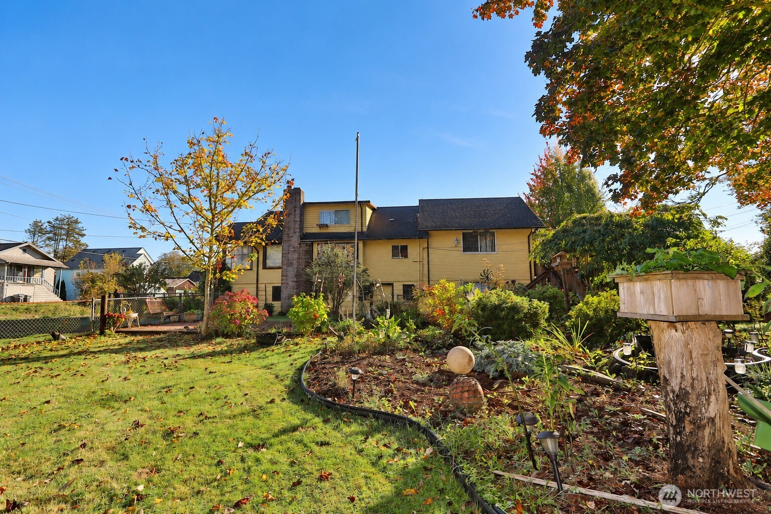 1131 W Schley Street Property Photo 5