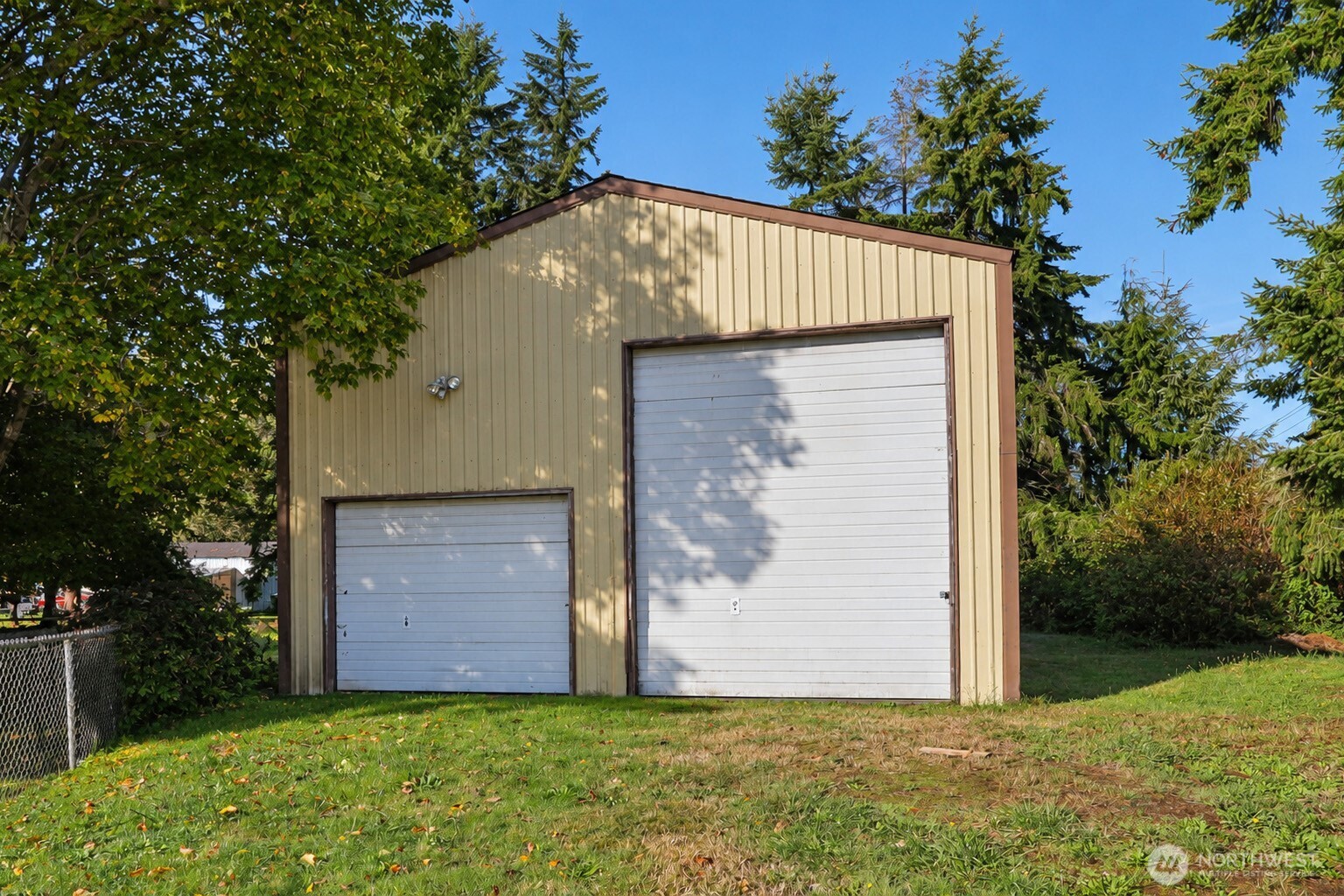 1131 W Schley Street Property Photo 7