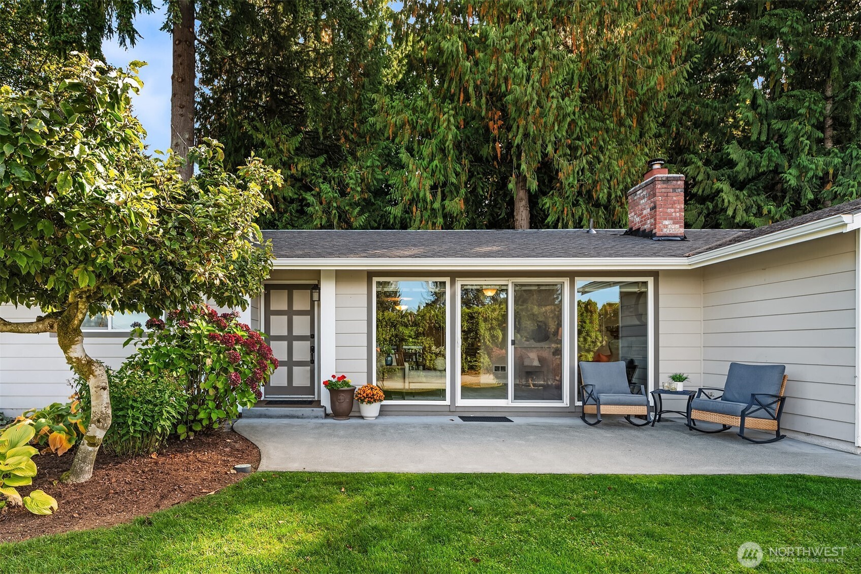 12824 141st Place Property Photo 3
