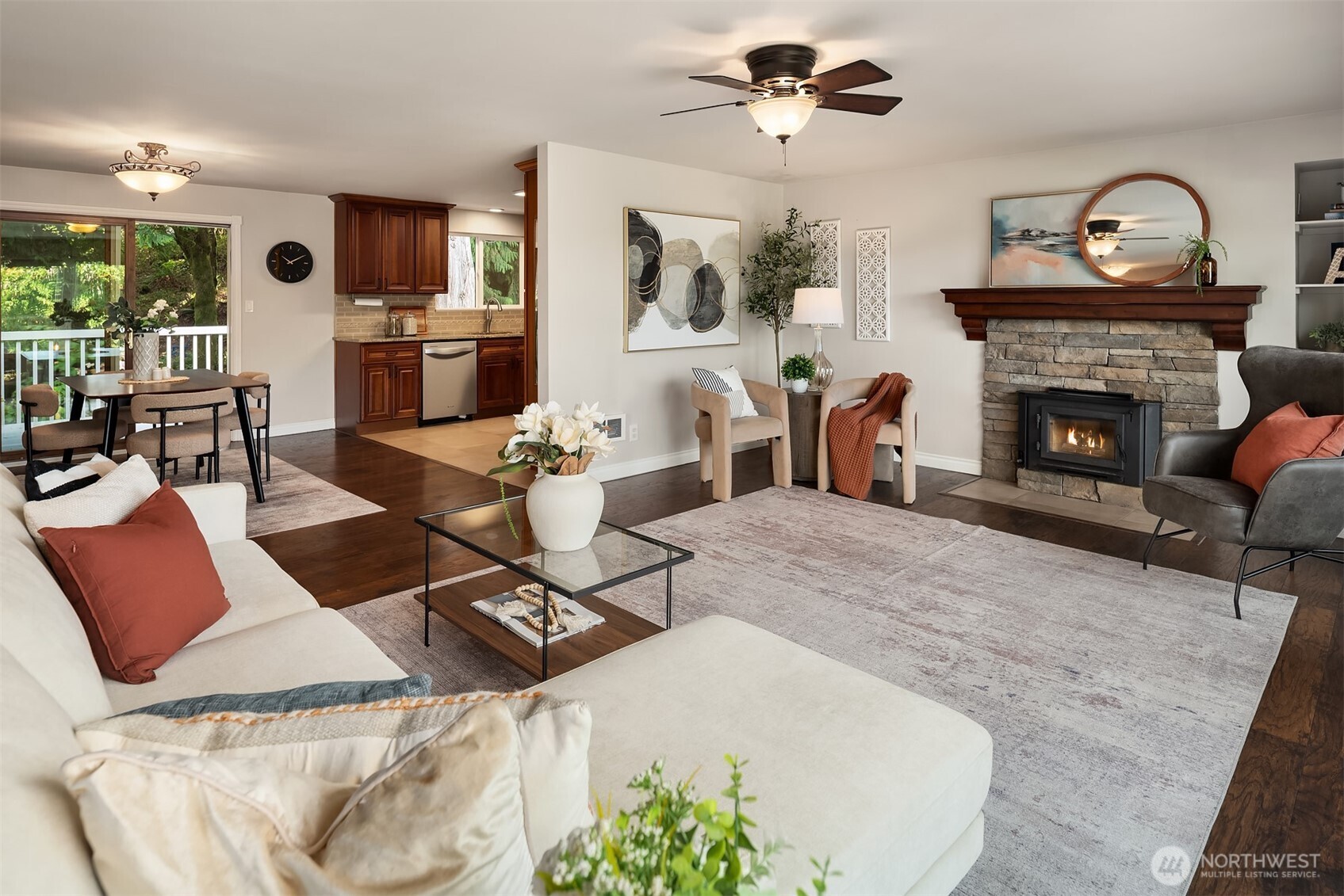12824 141st Place Property Photo 6