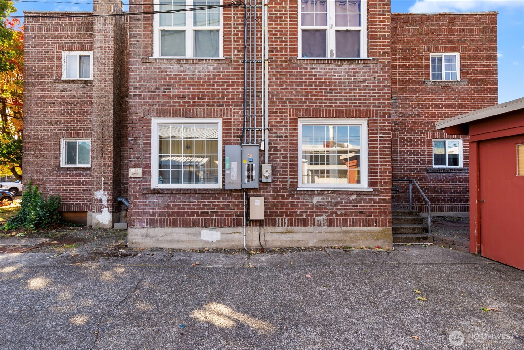 500 Hillkress Street Property Photo 5