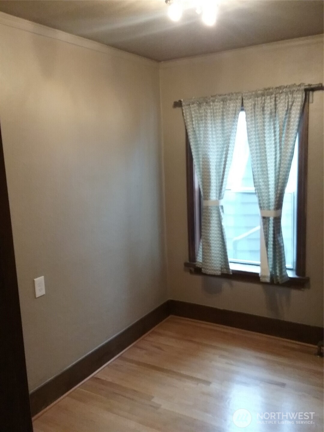 500 Hillkress Street Property Photo 10