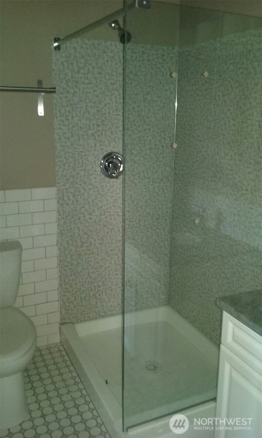 500 Hillkress Street Property Photo 12