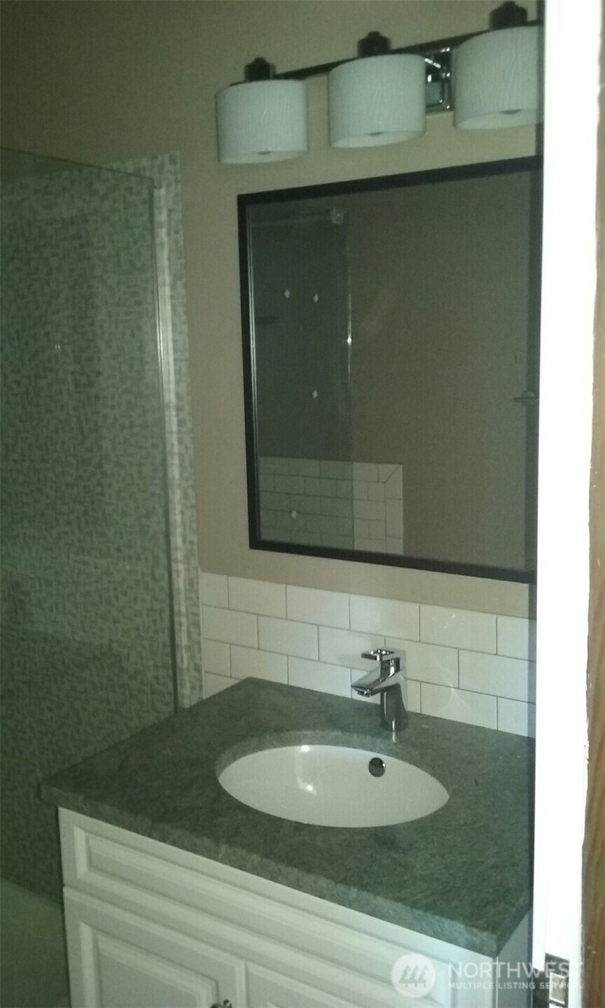 500 Hillkress Street Property Photo 13